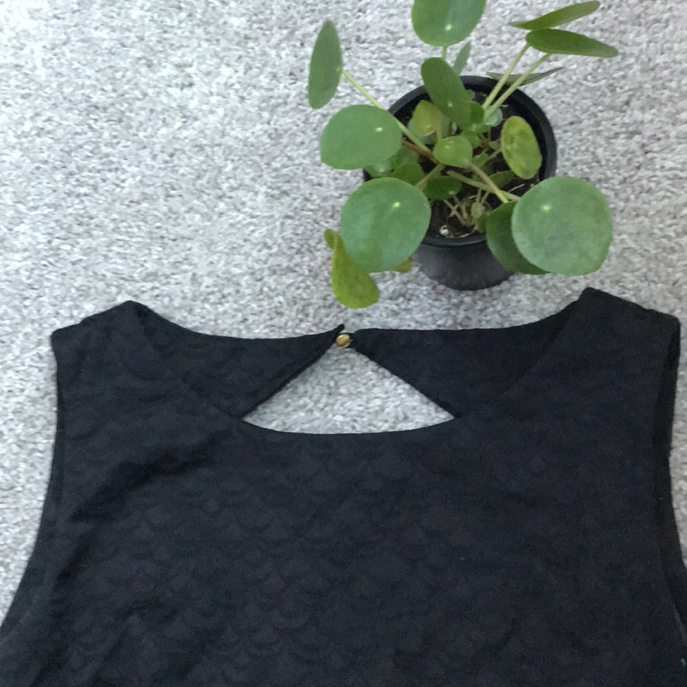 NEW Listing! LBD with cut-out back Detail! - Picture 3 of 5